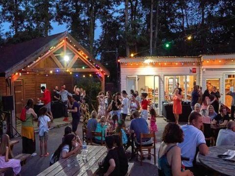 Camping Marvilla Parks -Parc Des Roches 91530 Saint-Cheron Bagian luar foto