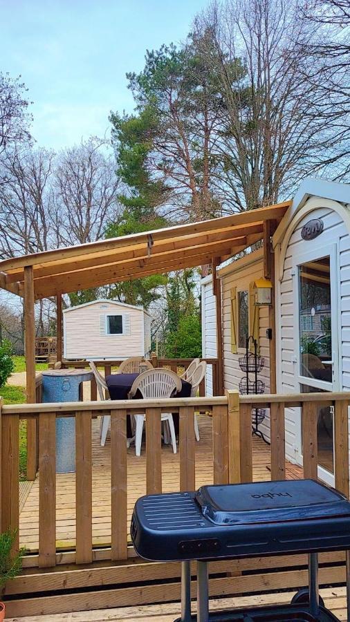 Camping Marvilla Parks -Parc Des Roches 91530 Saint-Cheron Bagian luar foto