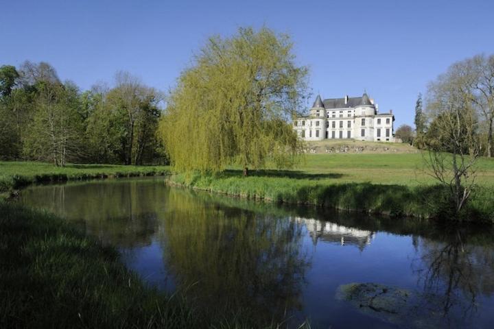 Camping Marvilla Parks -Parc Des Roches 91530 Saint-Cheron Bagian luar foto